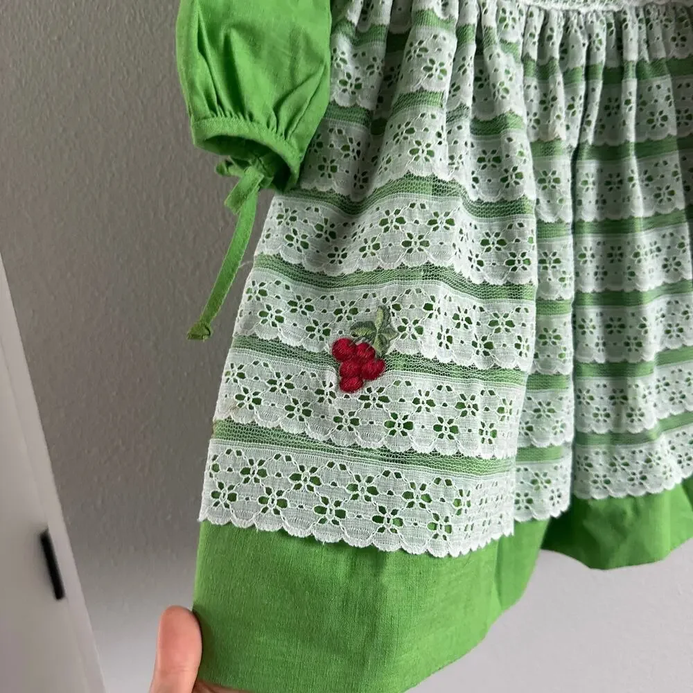 Ruth of carolina girls dress Green Lace Size 7